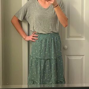 Flowy skirt - very spring-y! 💐🌼🌸